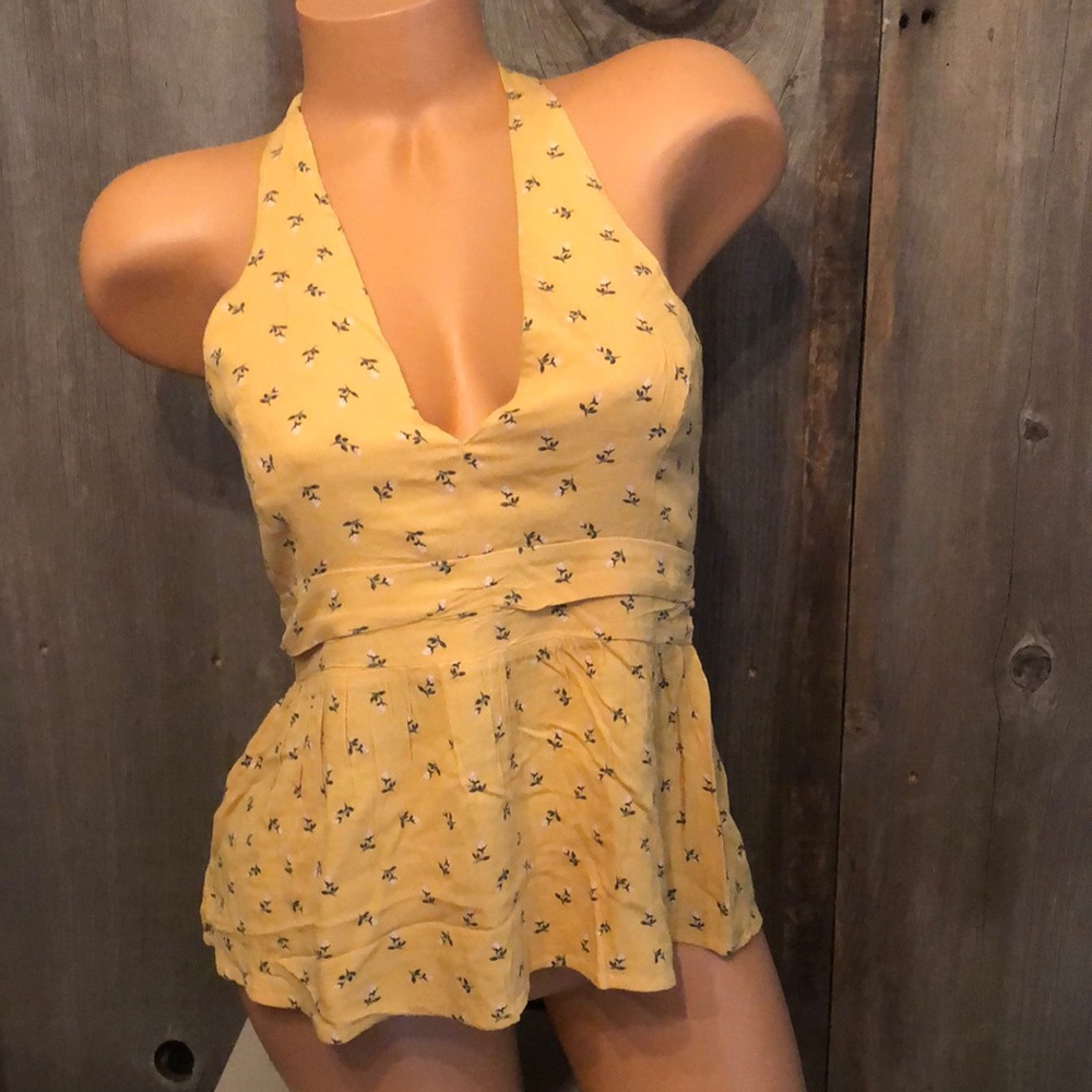 2019 American Eagle Floral Halter Cami Top in Yellow Size Small Women’s